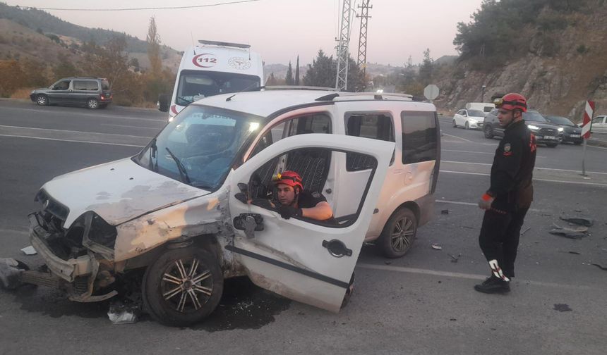 Kahramanmaraş Kayseri Yolunda Trafik Kazası: 6 Kişi Yaralandı