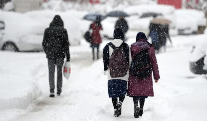 İstanbul ve Ankara'da okullara kar tatili var mı 24 Şubat Pazartesi