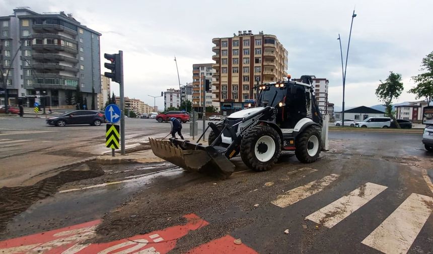 Kahramanmaraş’ta Sağanak Sonrası Temizlik Operasyonu!