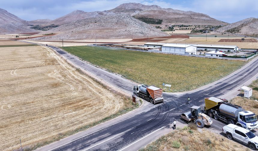Kahramanmaraş Büyükşehir’den Elbistan’da Yol Atağı