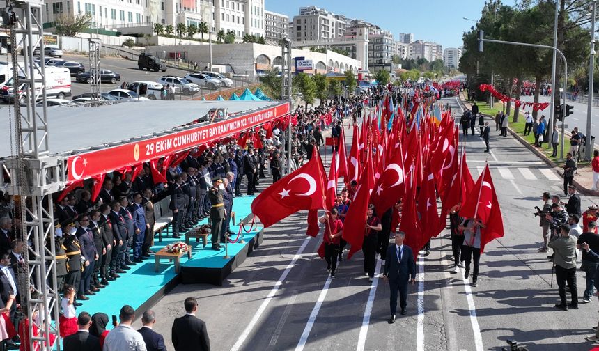 Cumhuriyetin 102. Yılı Kahramanmaraş’ta Coşkuyla Kutlandı