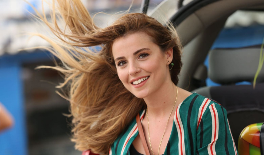 Ezgi Eyüboğlu Kimdir? Kaç Yaşında, Nereli? İşte Hayatı ve Kariyeri