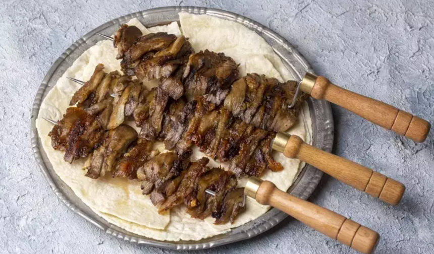 “Cağ Kebabı” Olarak Bilinen Lezzetin Diğer Adı Ne? Oltu kebabı nedir?