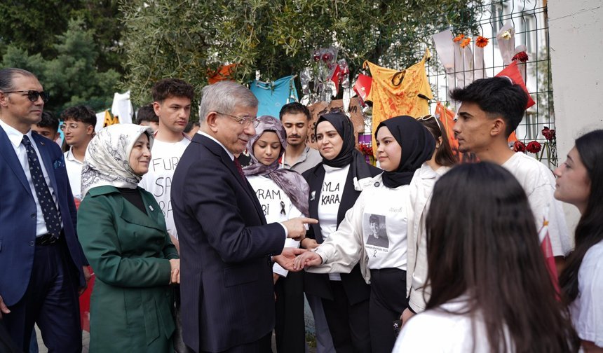 Ahmet Davutoğlu Kahramanmaraş’ta: 'İsimleri Okullarda Yaşatılmalı'