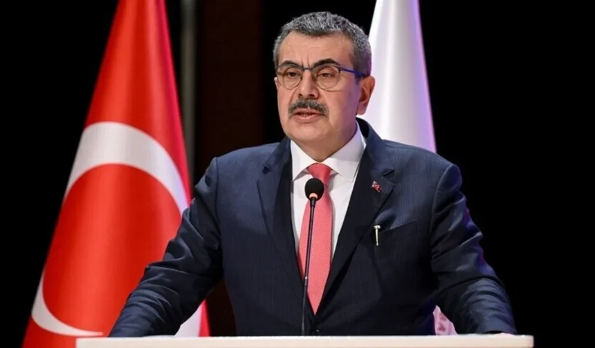 Okullarda "Yapay Zeka" Dönemi: Bakan Tekin 7 Yeni Güvenlik Önlemini Açıkladı!