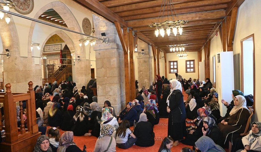 Kahramanmaraş’ta Anneler Günü’nde Ulu Camii’nde duygu dolu anlar
