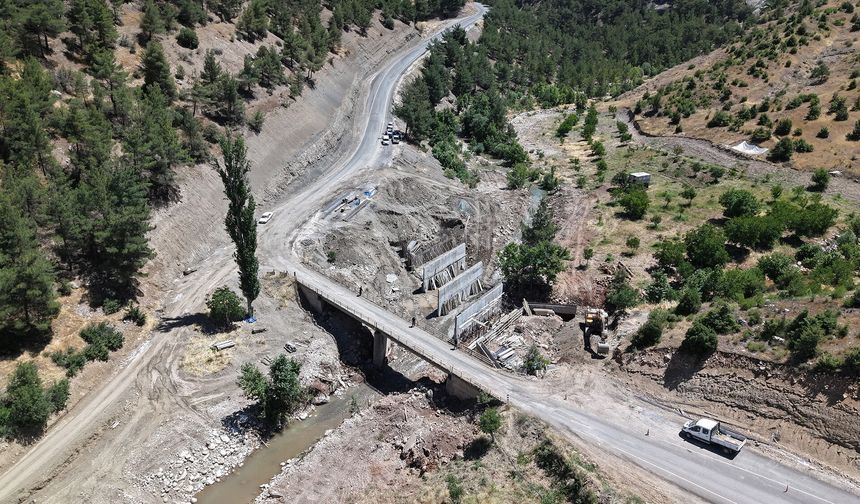 Kahramanmaraş  Bertiz'de 43 Yıllık Köprü Tarihe Karışıyor!