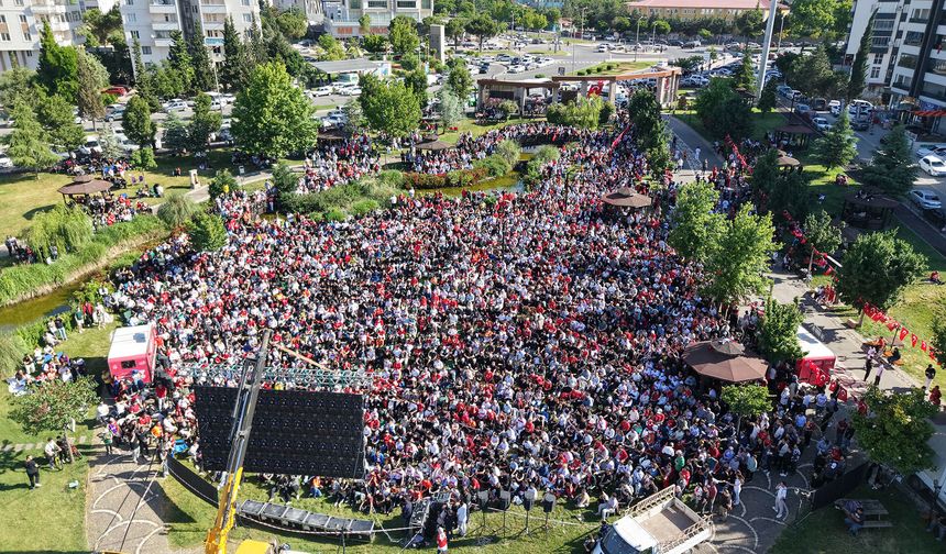 Kahramanmaraş'ta Dünya Kupası Coşkusu! Millet Bahçesi Dolup Taştı