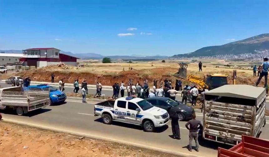 Kahramanmaraş'ta Kaçak Yapı Gerginliği: Yol Trafiğe Kapatıldı