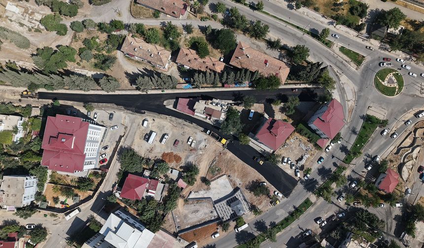 Kahramanmaraş'ta Asfalt Seferberliği Hız Kesmeden Sürüyor! 30 Noktada Çalışma Yapılacak