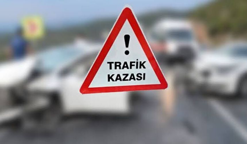 Kahramanmaraş'ta Can Pazarı! Kafa Kafaya Çarpışan Araçlardan Biri Tarlaya Savruldu