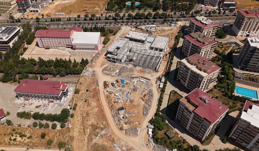 Kahramanmaraş’a 370 Milyon TL’lik Dev Gençlik Merkezi: 582 Fore Kazık Üzerinde Yükseliyor