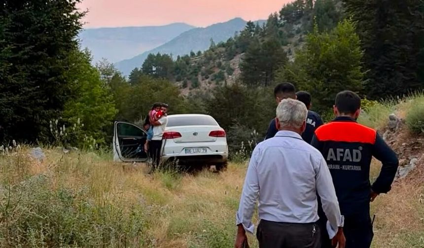 Kahramanmaraş'ta Korku Dolu Gece: Baba ve Kızı Araçta Mahsur Kaldı!