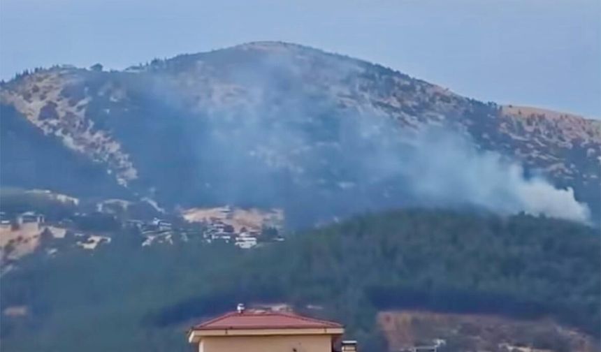 Kahramanmaraş’ta Yıldırım Ahır Dağı’na Düştü, Orman Yangını Çıktı!