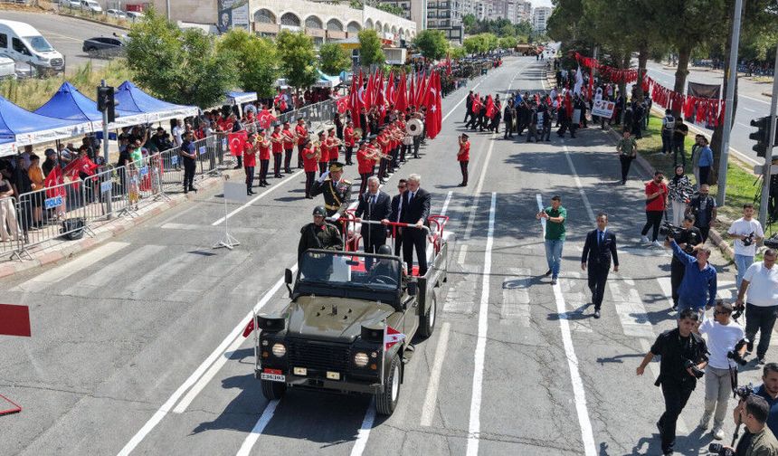 Kahramanmaraş’ta 30 Ağustos coşkusu: Kent Türk bayraklarıyla donandı