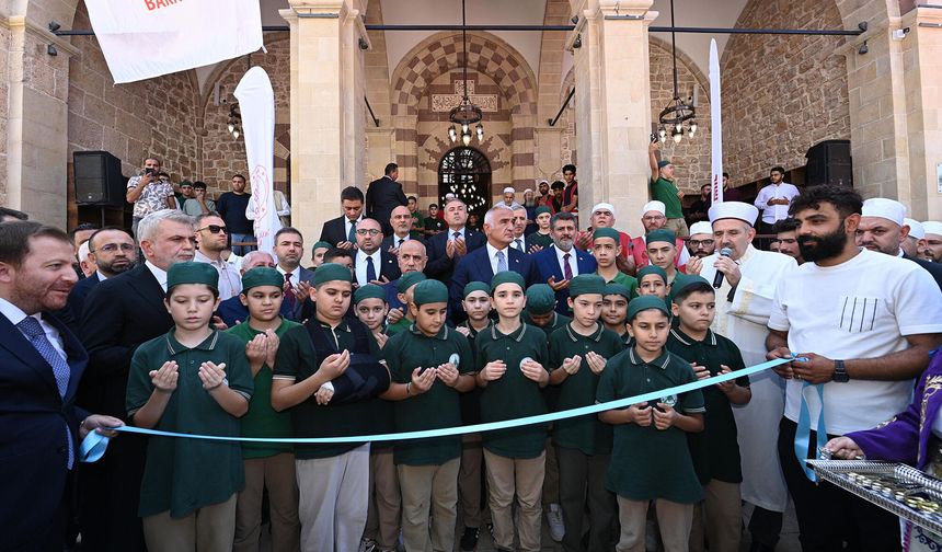 Kahramanmaraş’ta depremde ağır hasar alan 5 tarihi cami yeniden ibadete açıldı