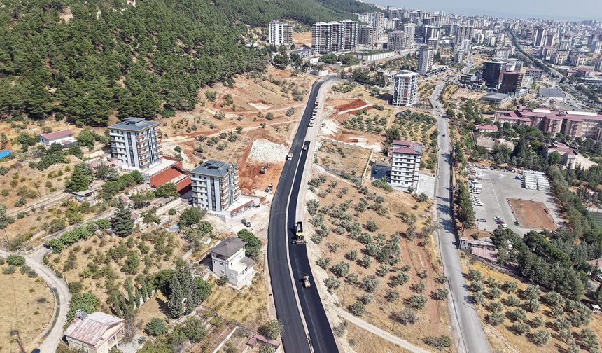Kahramanmaraş’ta 10 kilometrelik yeni ulaşım aksında asfalt başladı