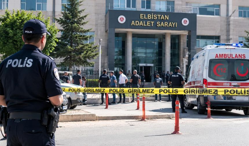 Kahramanmaraş’ta adliye önünde silahlar konuştu: 3 kişi yaralandı