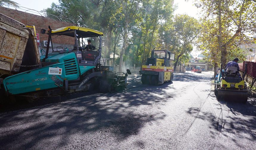 Kahramanmaraş'ta Yol Standardı Yükseliyor: 1 Kilometrelik Caddeye Sıcak Asfalt