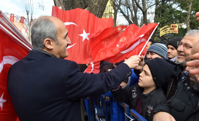 12 Şubat'ta 12 bin Türk bayrağı