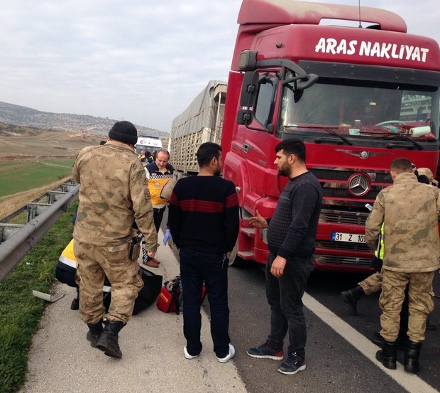 Kahramanmaraş Gaziantep Karayolunda Feci Kaza! 1 Ölü 3 Yaralı