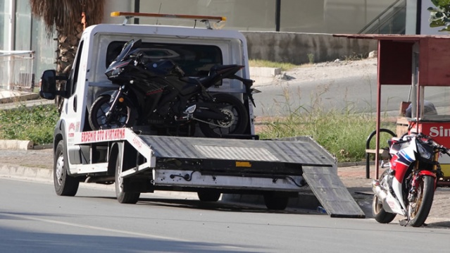 Önce motosikletin sonra otomobilin çarptığı kadın öldü