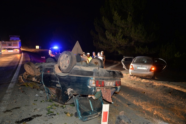 Kahramanmaraş'ta iki otomobilin çarpıştığı kazada 5 kişi yaralandı