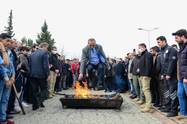 Kahramanmaraş Sütçü İmam Üniversitesi Baharın Müjdecisi Nevruz Bayramı’nı Coşku İle Kutladı