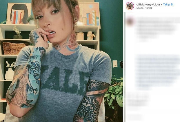 Vany, hayranlarına giyilmiş iç çamaşırlarını satıyor! Instagram modeli, bununla da kalmıyor ve spor yaptığı sırada giydiği çorapları da satılığa çıkarıyor.