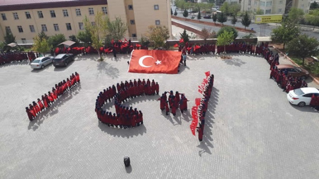 Kahramanmaraşlı Öğrencilerden Mehmetçiğe Ay Yıldızlı Destek