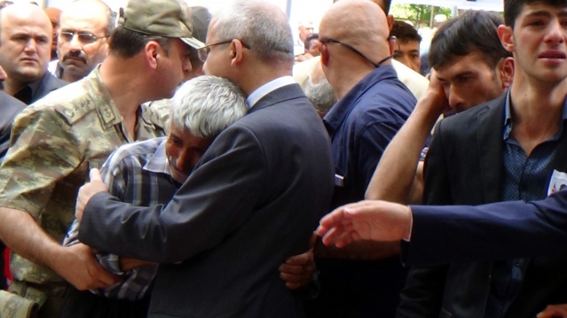 Şehit Piyade Sözleşmeli Er Mehmet Demir son yolculuğuna uğurlandı