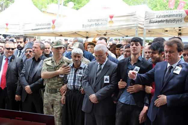Şehit Piyade Sözleşmeli Er Mehmet Demir son yolculuğuna uğurlandı