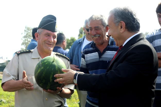 Adana'da karpuz hasadına başlandı