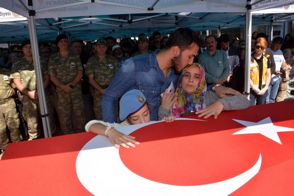 Kahramanmaraş kahramanını uğurladı