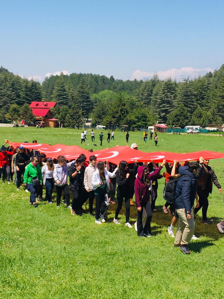 Doğa Koleji Kahramanmaraş Kampüsü Lise öğrencileri 19 Mayıs Gençlik ve Spor Bayramı münasebetiyle Gençlik Kampı etkinliği düzenledi.