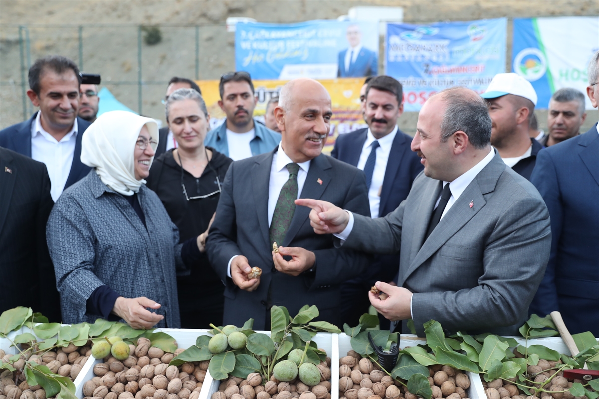 Bakanlar Varank ve Kirişci, Kahramanmaraş'ta ceviz ve kültür festivaline katıldı