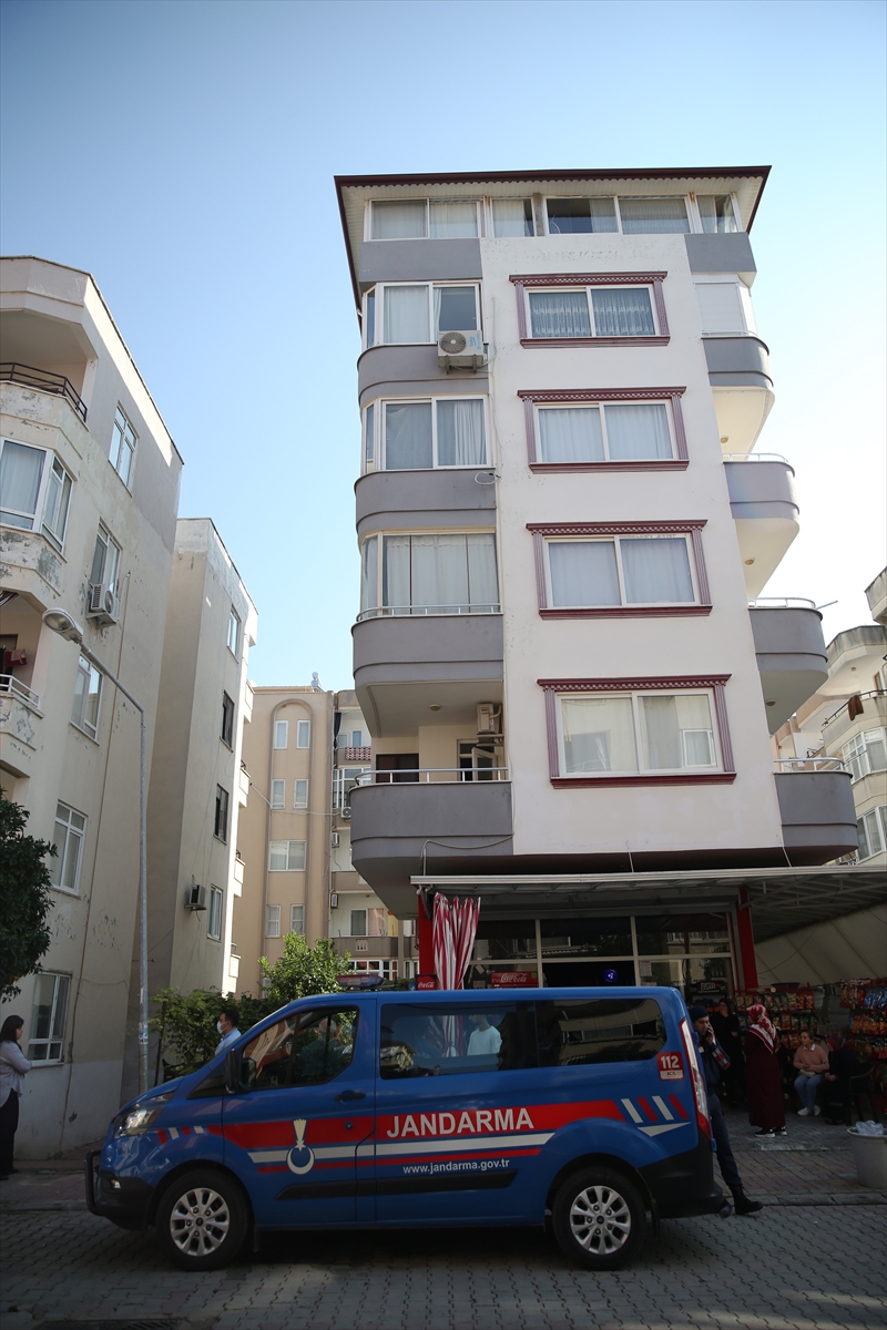 AA-20221108-29382379-29382364-ALANYADA_APARTMANIN_5_KATINDAN_POSET_ICERISINDE_YENI_DOGAN_BEBEK_ATILDI