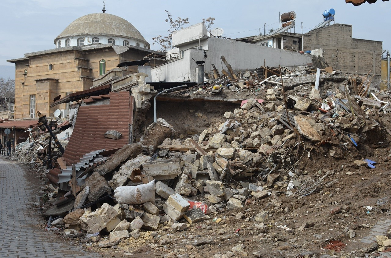 Kahramanmaraş’ın tarihten bu yana ticari hayatının merkezi olan Demirciler Çarşısı'nın, yaşanan depremin ardından ağır hasar aldığı belirtildi.