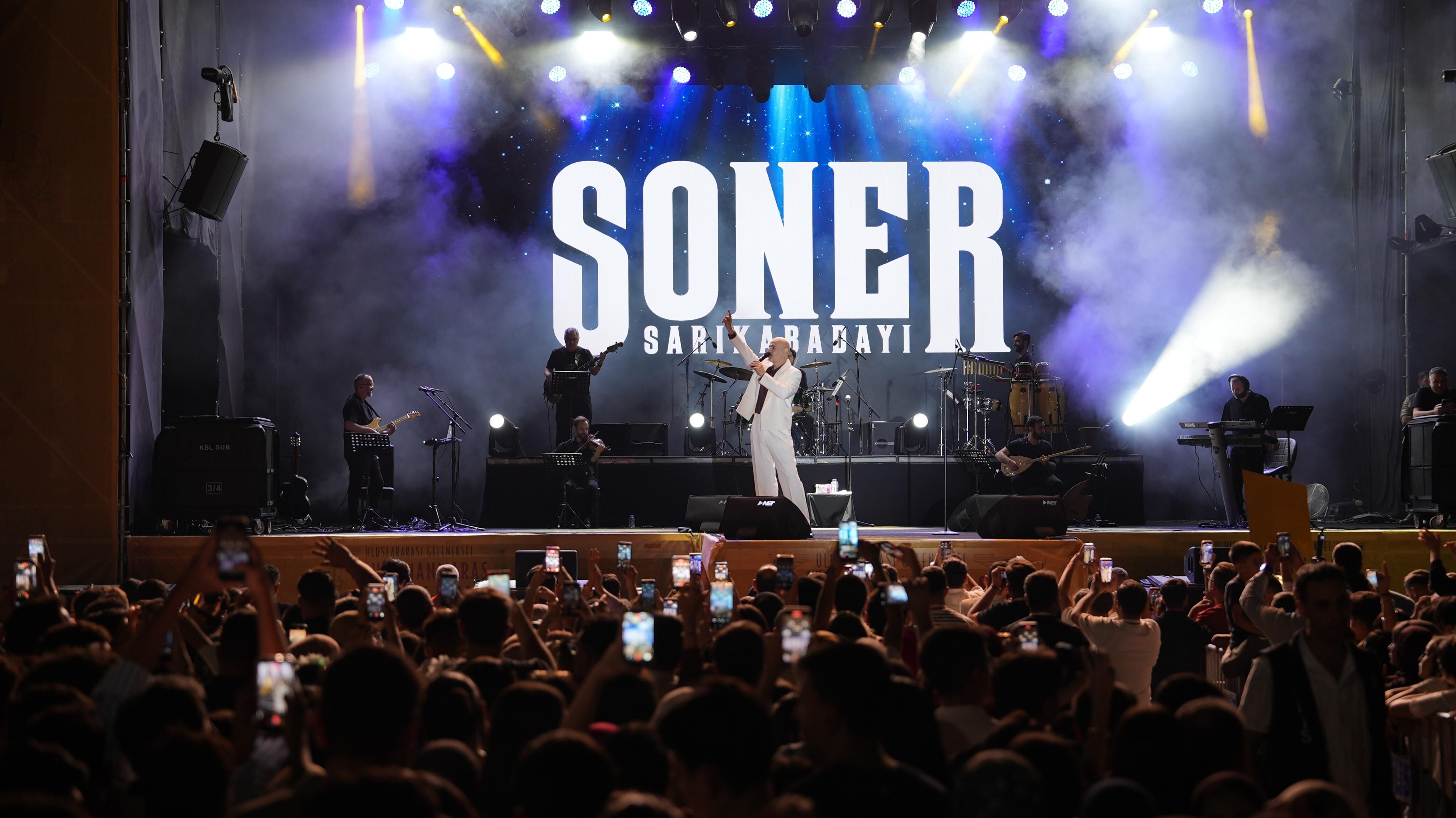 Soner Sarıkabadayı Konseri8