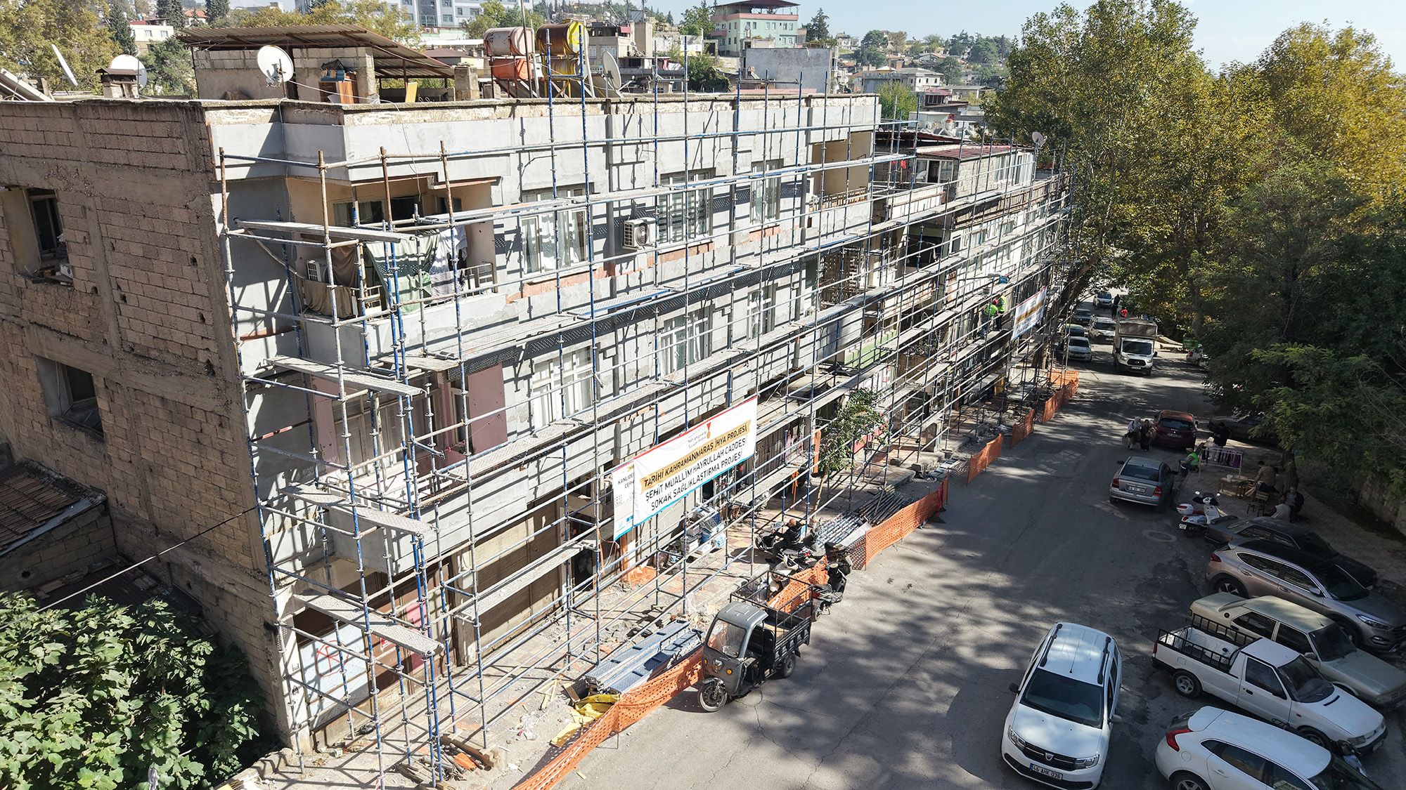 Şehit Muallim Hayrullah Caddesi 6