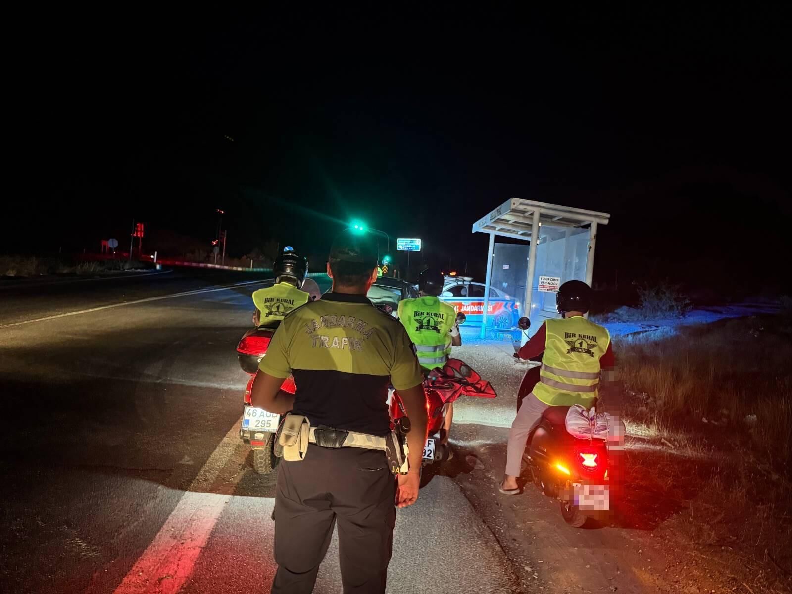 Gece motosiklet kullananlar dikkat! Kahramanmaraş'ta jandarmadan uyarı
